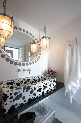 Bathroom, EROSANTORINI, South Aegean