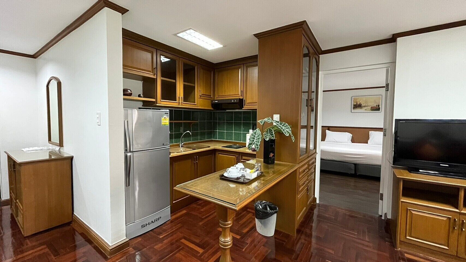 Dining Room 4