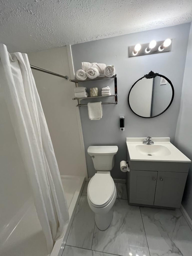 Bathroom 3, South Seas Ocean Front, Horry