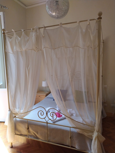 Bedroom 3, Bella addormentata e il principe Calaf, Lucca