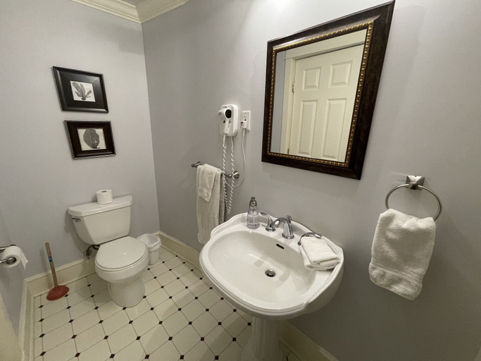 Bathroom 3, Maryhill Inn, Waterloo