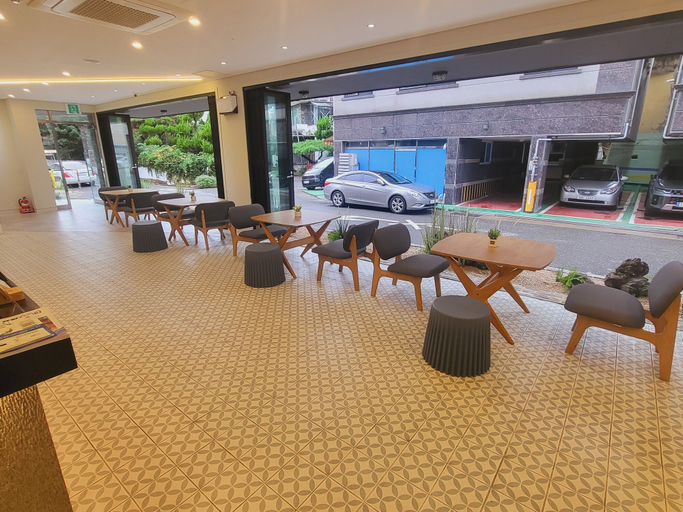 Food & Drinks 5, Hotel Raza B, Pohang
