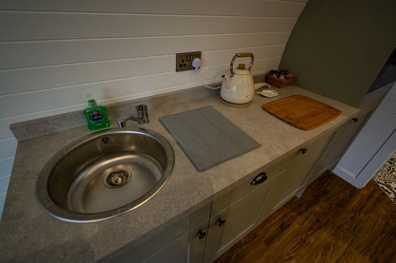 Bathroom, 1-bed pod Cabin in Beautiful Surroundings Wrexham, Wrexham