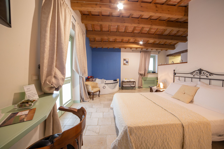 Bedroom 5, Le MaRaClà Country House, Ancona
