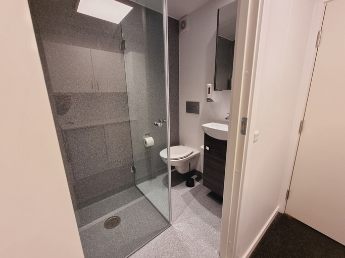 Bathroom 5, Stop'n Sleep, Lolland