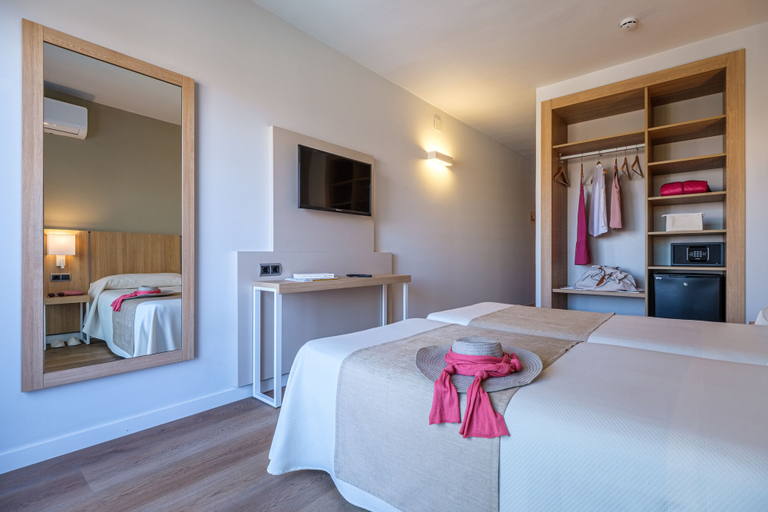 Bedroom 2, California Garden, Tarragona