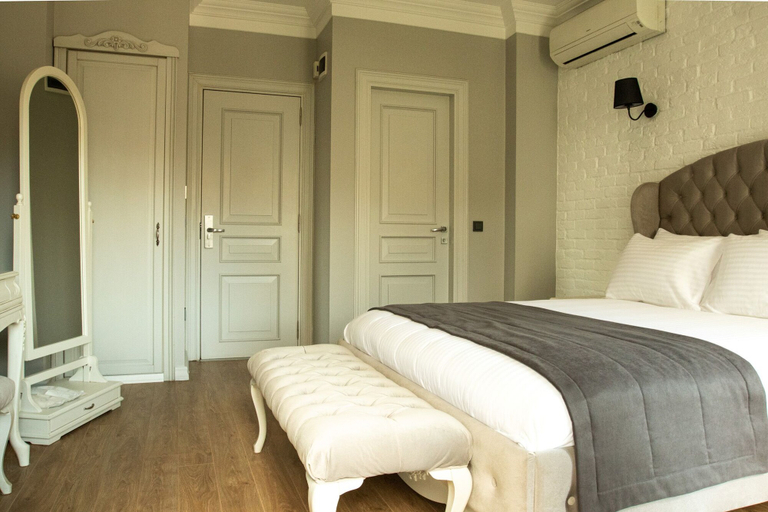 Bedroom 4, Louis Rooms, Beyoğlu