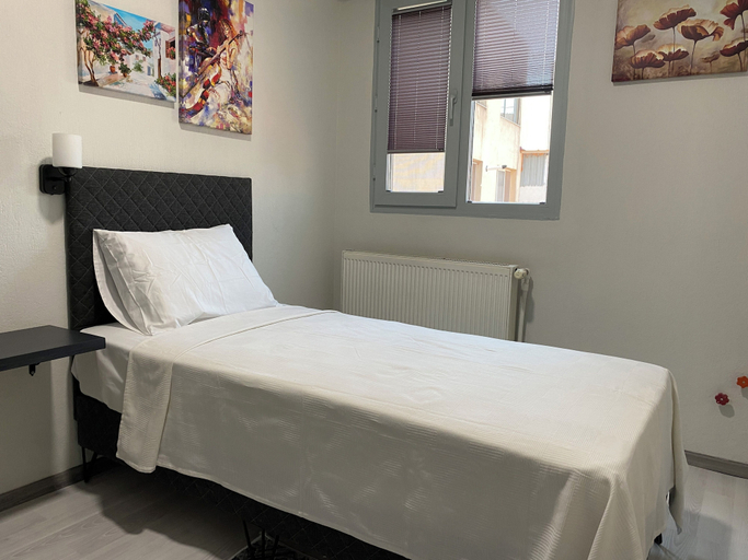 Bedroom 3, Eraliz, Buca