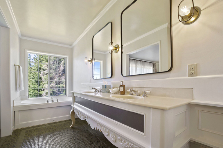 Bathroom 3, Mendo Bungalow, Mendocino