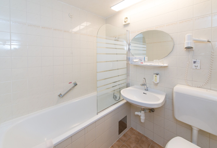 Bathroom 4, Hotel Mozart, Wien