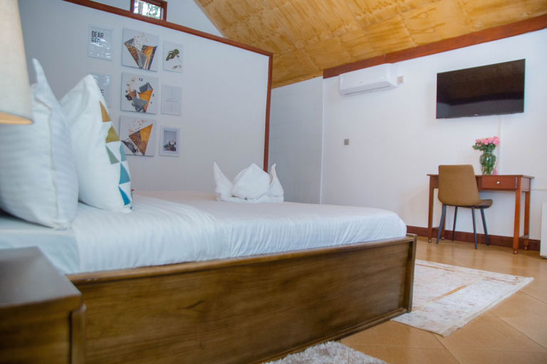 Bedroom 3, Shose Farmhouse Chalets & Campsite, Moshi Rural