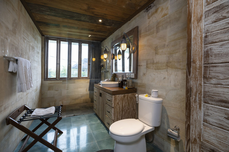 Bathroom 4