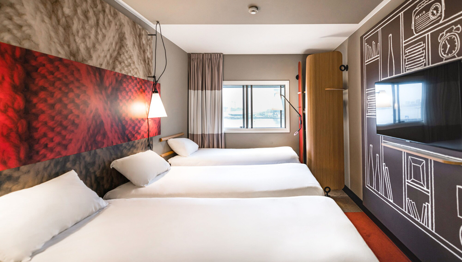Bedroom 3, ibis Amsterdam Centre, Amsterdam