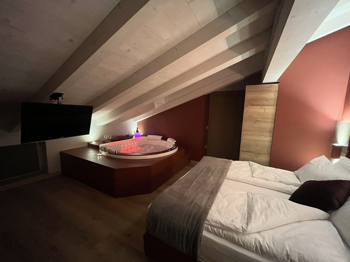 Bedroom 3, Le Rocce Val di Non - Quality Room & Breakfast, Trento