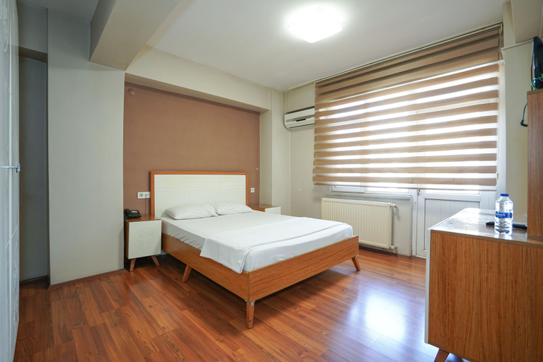 Others 3, İpek Otel, Merkez