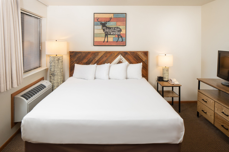 Bedroom 2, Timber Ridge Lodge and Waterpark, Walworth