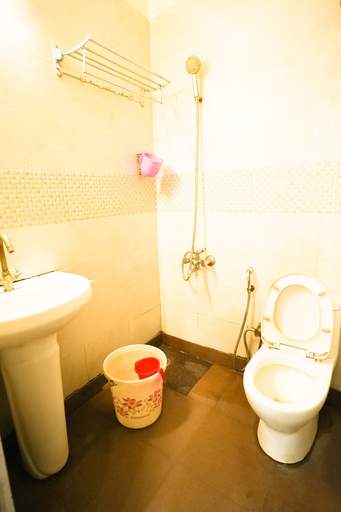 Bathroom 4, Roomshala 014 Hotel EM, Delhi