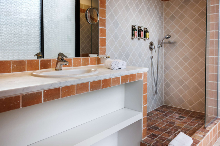 Bathroom 5, Grand Hôtel d’Orange, BW Signature Collection, Vaucluse