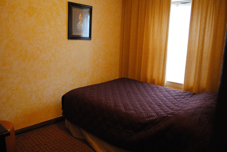 Bedroom 5, Chinatown Hotel Chicago, Cook