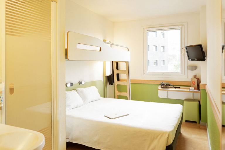 Bedroom 5, ibis budget Oviedo, Asturias
