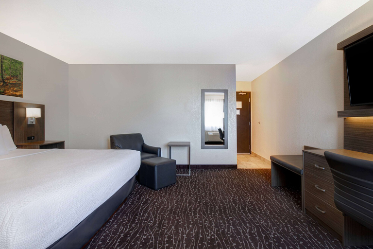 Bedroom 3, Days Inn & Conference Centre by Wyndham Prince Albert, Division No. 15