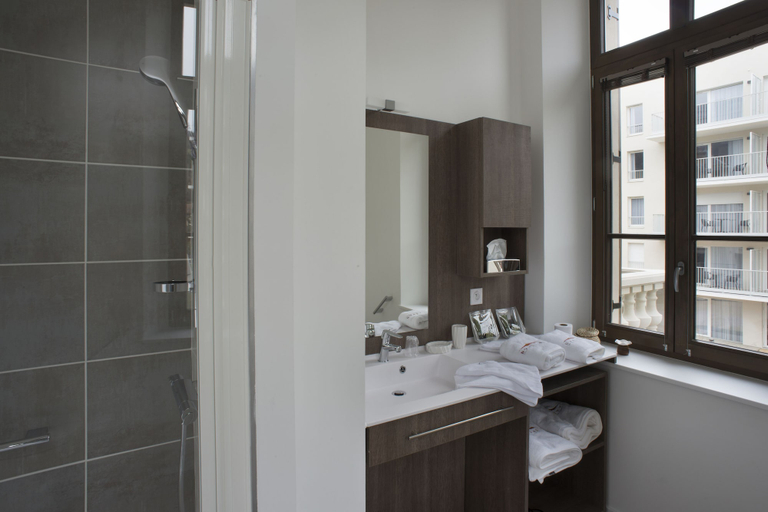 Bathroom, Manoir Le Parc de Jade, Savoie