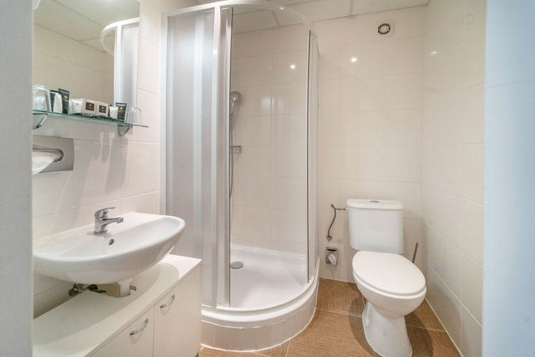 Bathroom 4, Metropolitan Old Town Hotel - Czech Leading Hotels, Praha 7