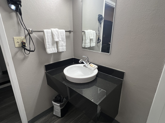 Bathroom 5, Motel 6 Ely, NV, White Pine