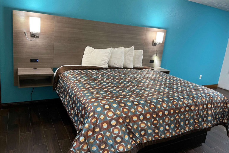 Bedroom 25