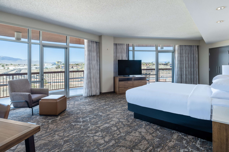 Bedroom 4, Embassy Suites by Hilton Albuquerque, Bernalillo