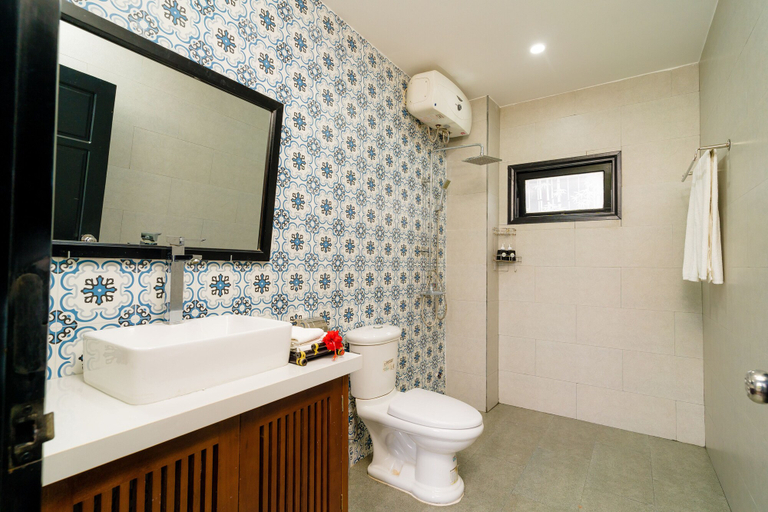 Bathroom 4, An Bang Garden Homestay, Da Nang