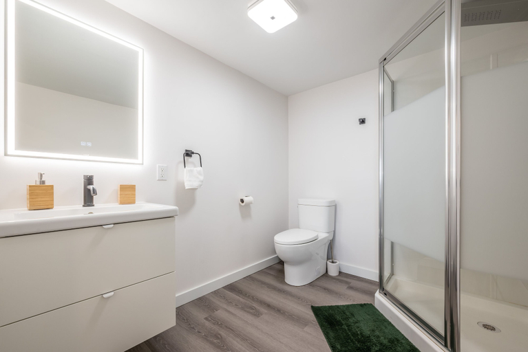 Bathroom 3, Cozy Fully-Equipped 2 Bedroom Suite, Halifax