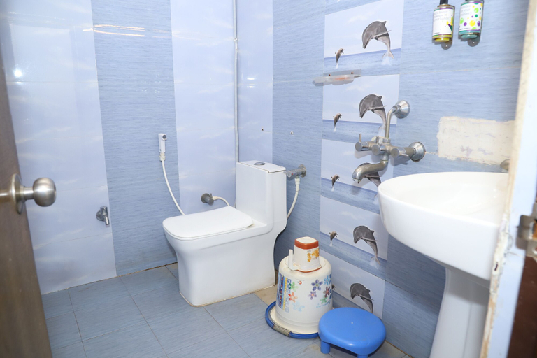 Bathroom 5, The Bagga Inn, Jabalpur