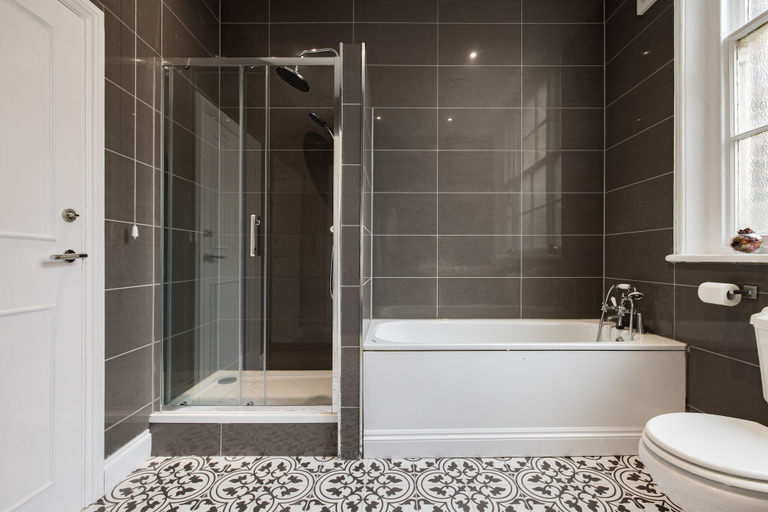 Bathroom 4, Avari Apartments - Hatton Collection, London