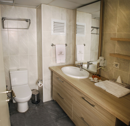 Bathroom 5, Gold Suite, Büyükçekmece