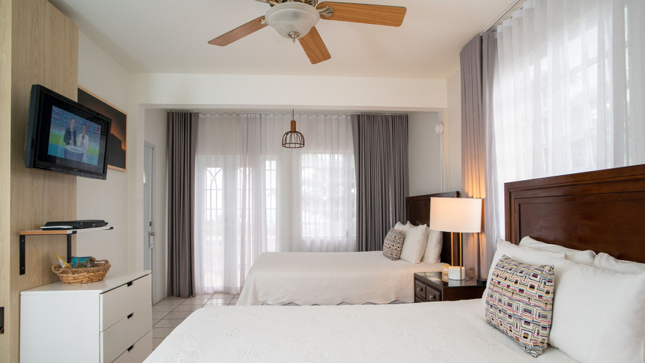 Bedroom 4, Lazy Parrot Inn