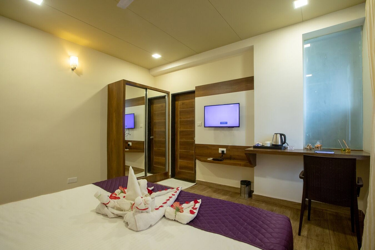 Bedroom 2, Hotel RK Renaissance, Belgaum