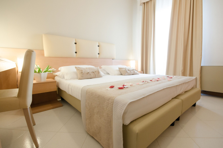 Bedroom 4, Hotel al Sole Bardolino, Verona