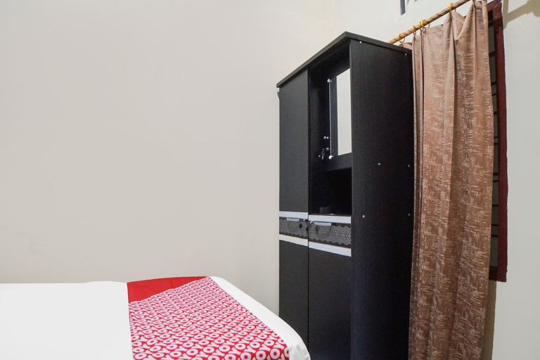 Bedroom 2, OYO 92076 Sky Residence Cengkeh, Medan