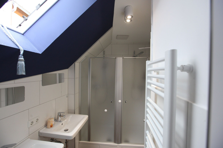 Bathroom 5, Old Kings Design Hostel, Ostallgäu