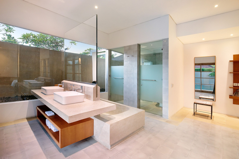 Bathroom 12