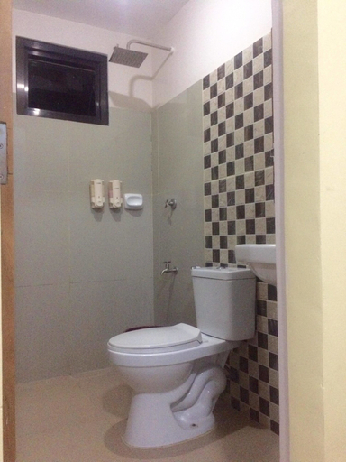 Bathroom 4, Mayon Lodging House, Daraga