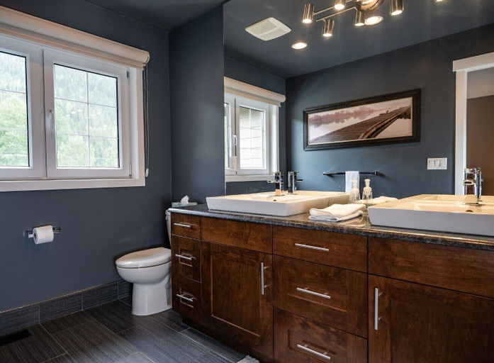 Bathroom 3, Aspen Lodge by Revelstoke Vacations, Columbia-Shuswap