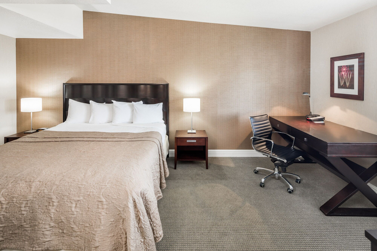 Bedroom 3, Lions Gate Hotel, Sacramento