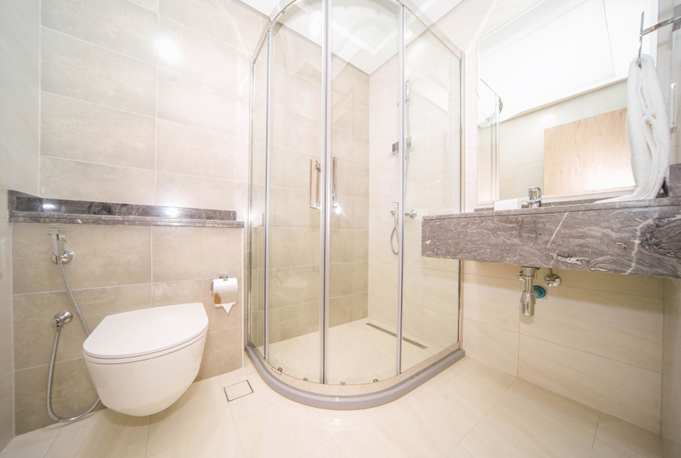 Bathroom 5, 360 Vacation-Spacious 2BR Apartment, Dubai