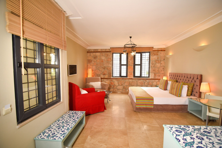 Others 5, Modern Flat near Hadrian’s Gate -BAS, Antalya