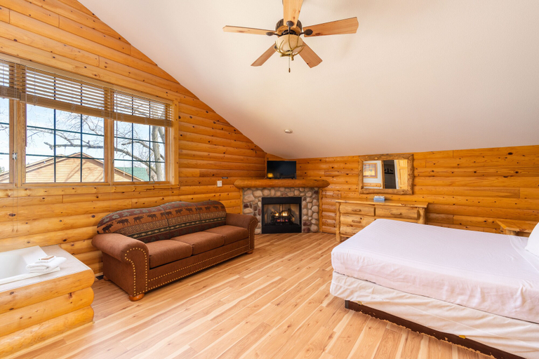 Bedroom 2, Grand Bear Resort at Starved Rock, La Salle