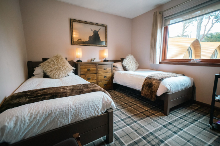 Bedroom 2, Eriskay Guest House and Aviemore Glamping, Highland