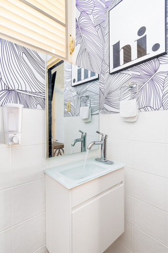 Bathroom 3, Casamares