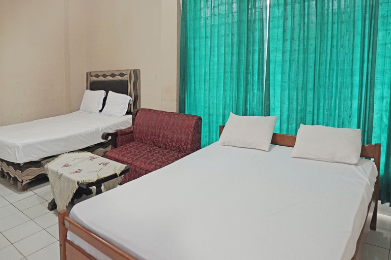 Bedroom 2, Capital O 92958 Hotel Raflessia Syariah, Muara Enim
